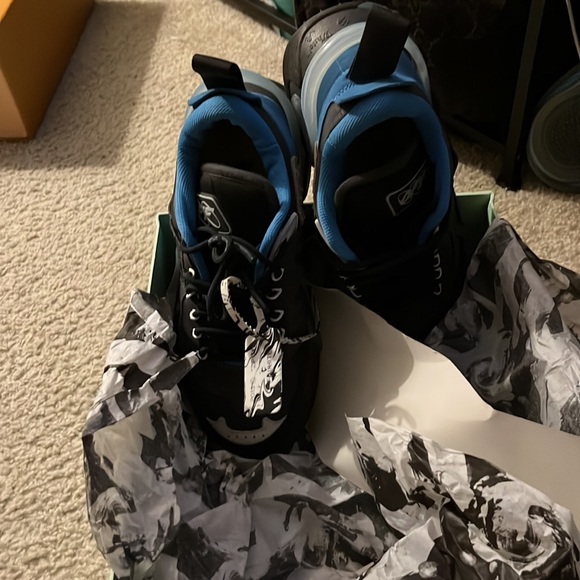 Off-White c/o Virgil Abloh™ - Picture 4 of 5